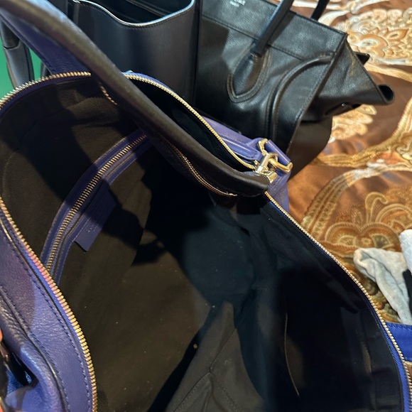 Vintage givenchy handbag. Pristine condition. 100% authentic - Picture 4 of 5